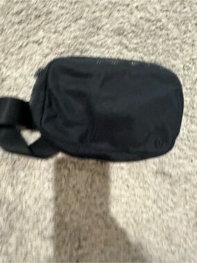 lululemon athletica Black VR Accessory Carry Pouch